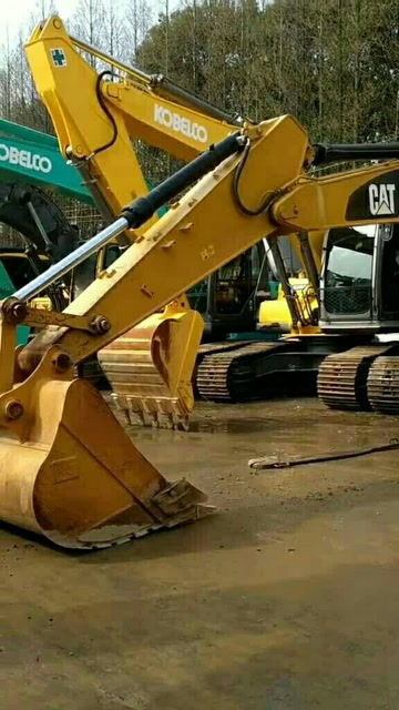 挖掘機(jī)與工程機(jī)械 現(xiàn)代建設(shè)的支柱